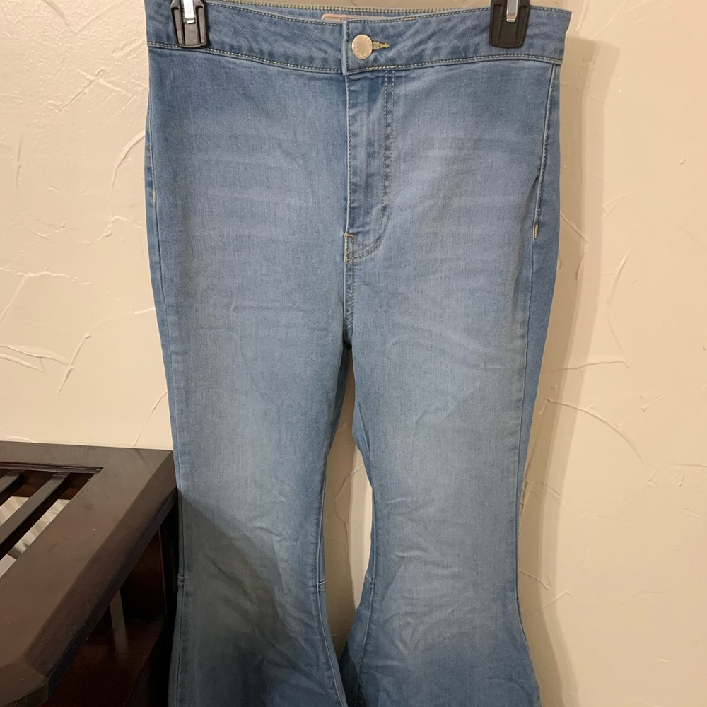 FREE PEOPLE FLARE JEANS